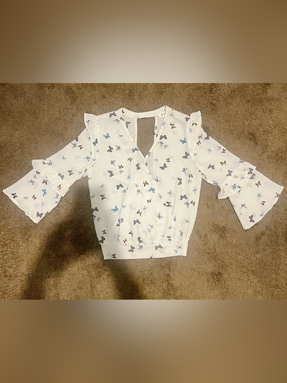 MILEY & MOLLY Butterfly Bell Sleeve Womens Top